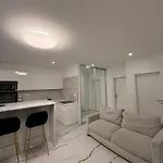 Luxury Oasis With Private Pool & Parking